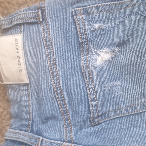 Kendall+Kylie The Icon Short, Size 24 - Picture 7 of 9